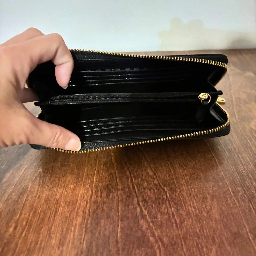 Victoria's Secret Zip Around Wallet Women OS Black Excellent - Picture 3 of 5